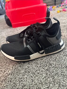 adidas Men’s Black and White NMD_R1 Sneakers ( Size 9 )